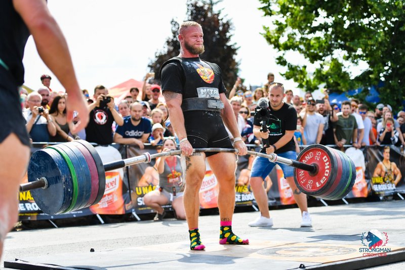 Strongman show